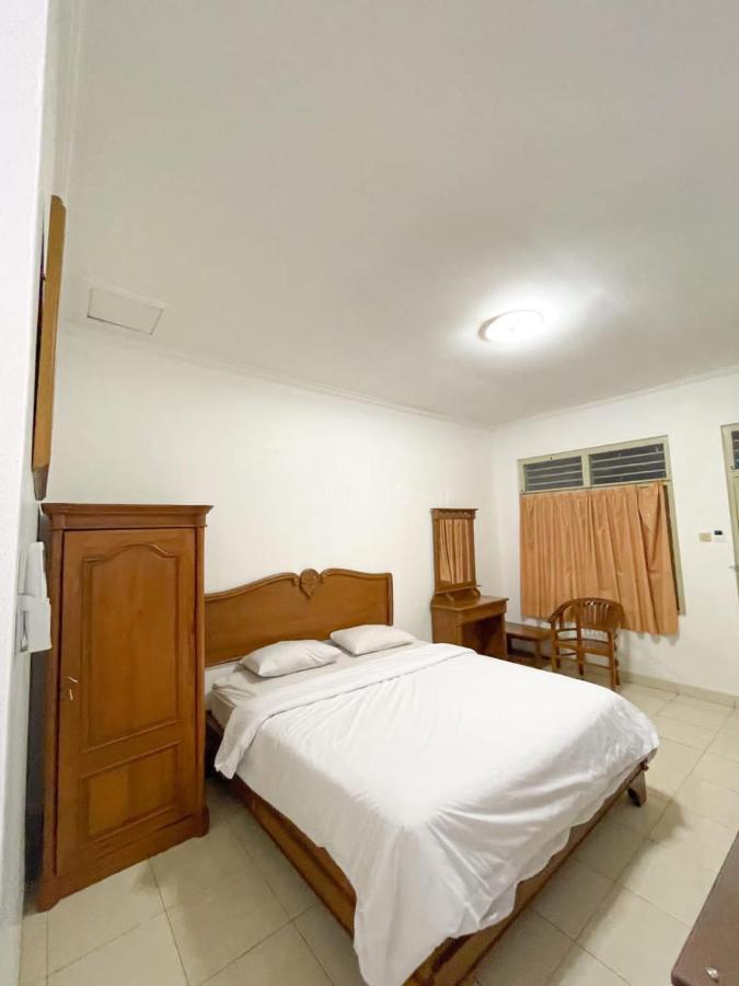 Hotel Besar Пурвокерто Экстерьер фото